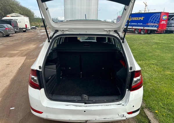 Skoda Fabia cena 29900 przebieg: 75000, rok produkcji 2021 z Puszczykowo małe 67